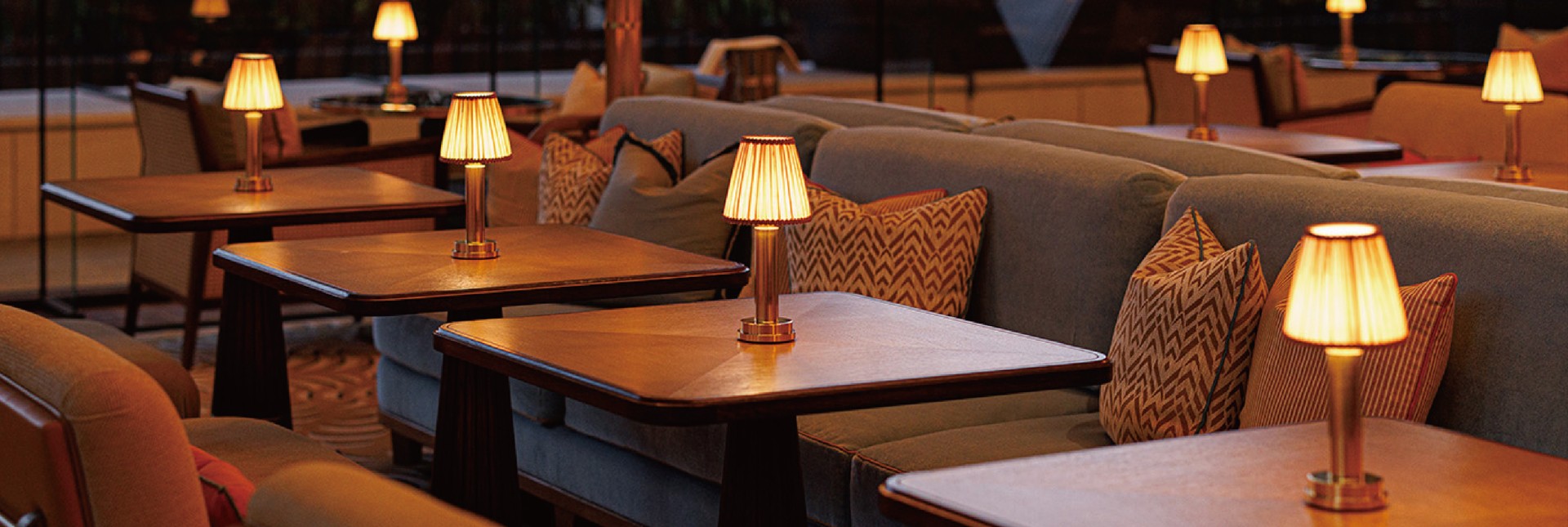 Desk-Light顶部大图，2560x860dpi